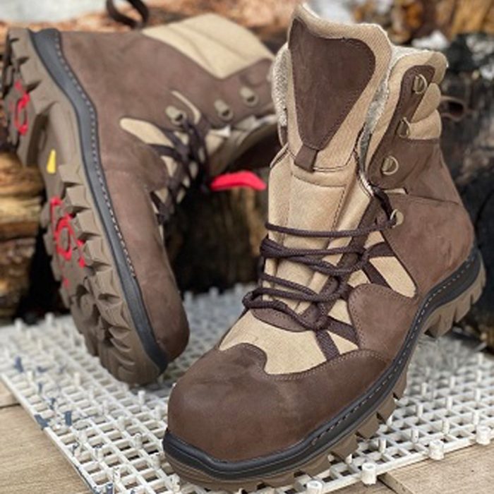 Working shoes. Medium high model