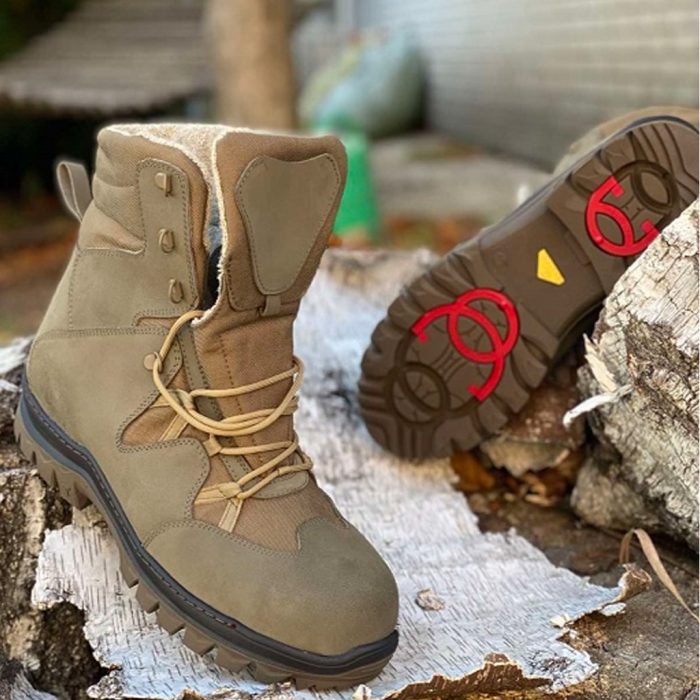 Working shoes. Medium high model