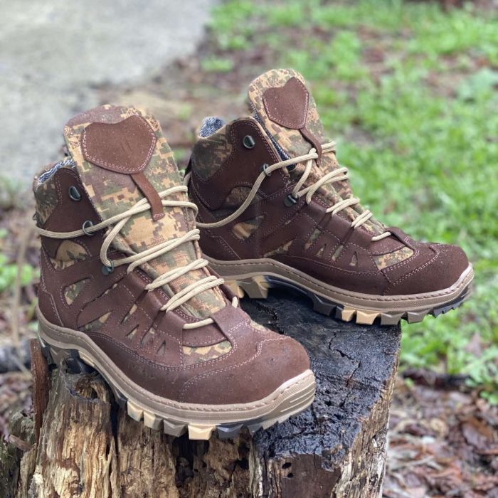 Hiking shoes. Medium Ancle model